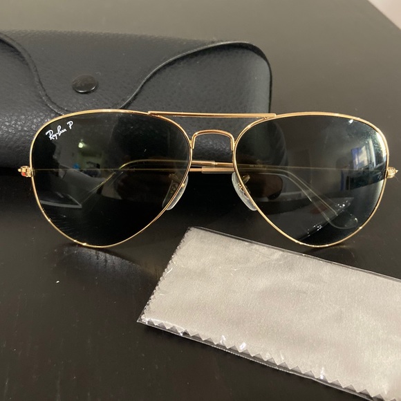 ❗️SOLD❗️Ray-Ban Unisex Aviator Sunglasses - Picture 4 of 7
